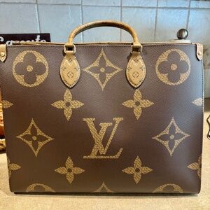 Louis Vuitton- On the go GM
